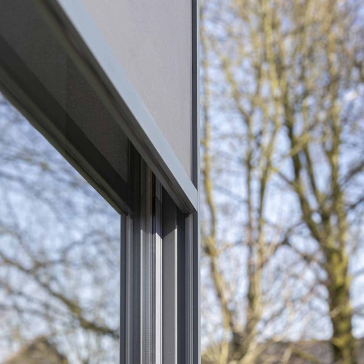 Huco buitenzonwering zonwering knikarmschermen bustor textieloverkapping terrasoverkapping terrasoverkappingen