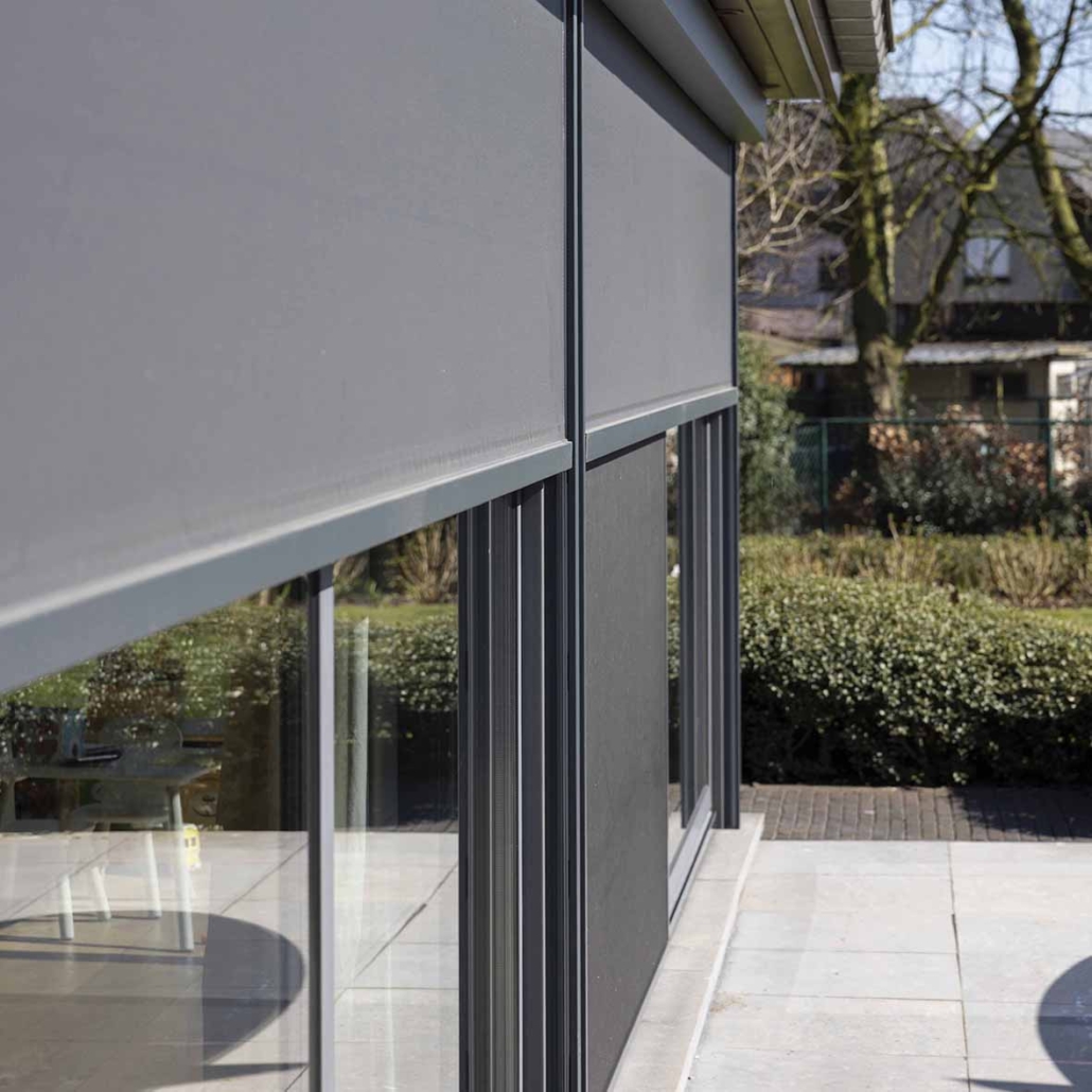 Huco buitenzonwering zonwering knikarmschermen bustor textieloverkapping terrasoverkapping terrasoverkappingen serre